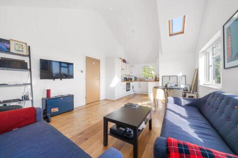 Open play kitchen/ reception (5)