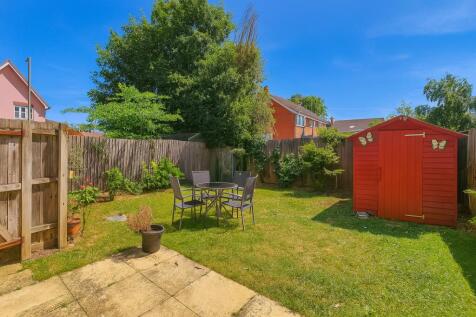 Weavers Close, Great Dunmow, Essex, CM6 photo 3