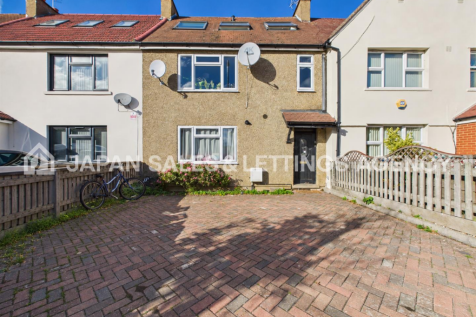 Cleared rubbish from brick-paved frontage.png