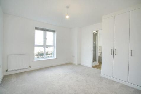 2 bedroom property in Harrington Close, Upton, Northampton photo 4