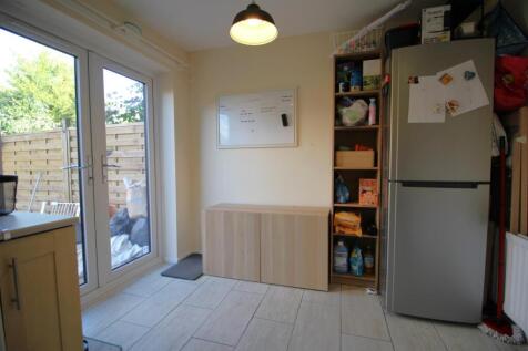 MATCHLESS CLOSE, DUSTON - NN5 photo 3