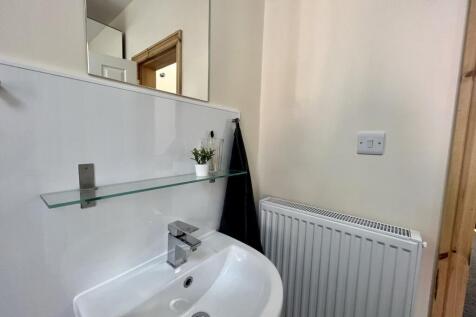 2 Bathrooms