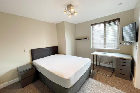 1-bed house on Victoria Street, Crewe, Cheshire East (IDEAL FOR BENTLEY INTERNS/APPRENTICES), £672/mo