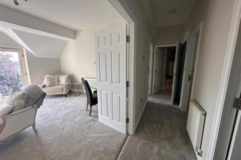 Clover Hill Road, Halifax photo 3