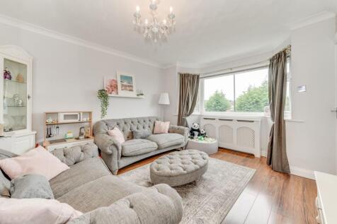 LIVING ROOM AND KITCHEN/DINER