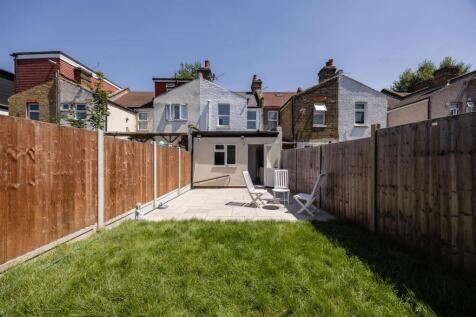 Pembar Avenue, E17