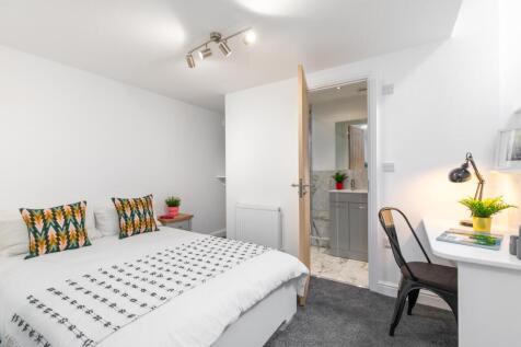 4-bed house on Autumn Avenue, Leeds, £2,773/mo