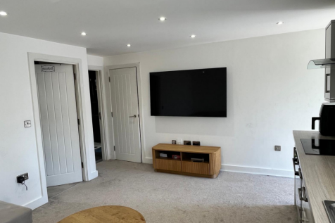 Braunstone Avenue, Leicester, Leicester City photo 3