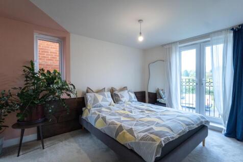 Whitby Drive, Winnington, CW8 photo 4