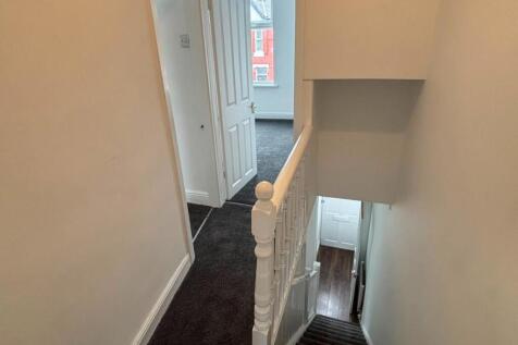 Stairs landing.jpeg