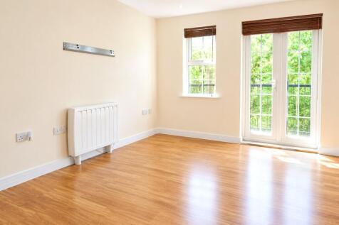 Fuller Close, Bushey Heath, Herts, WD23 photo 2