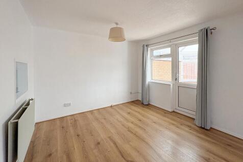 Hazlewood Close photo 3