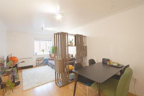 LOUNGE 1.jpg