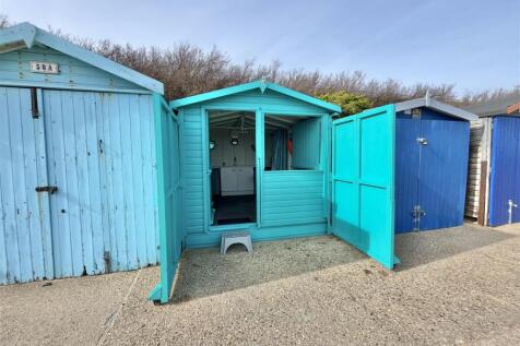 BEACH HUT