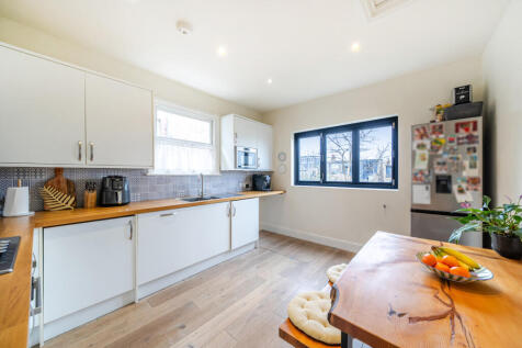 1404523-16-697760...