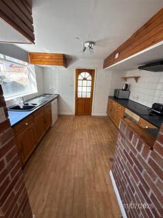 5 Bedroom Terraced House for rent