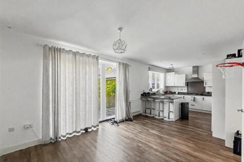 Alder Grove, Shinfield, Reading, Berkshire, RG2 photo 5