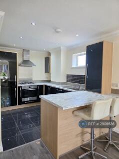 Kitchen And Breakfast Bar