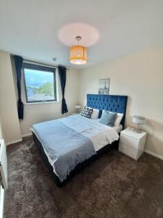 2 Bedroom Apartment, Chapel Street, Manchester photo 5