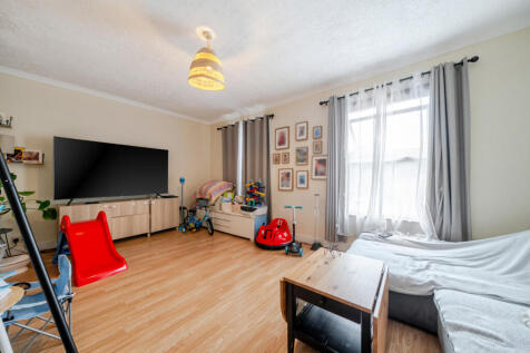 Bedroom/Living Room