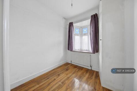 Fairlop Road, Ilford, IG6 photo 4