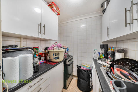 02e3a268-ca54-476...