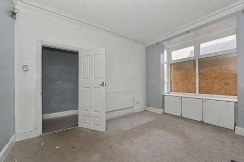 96 Sedgley Road, Woodsetton, Dudley, DY1 4NG