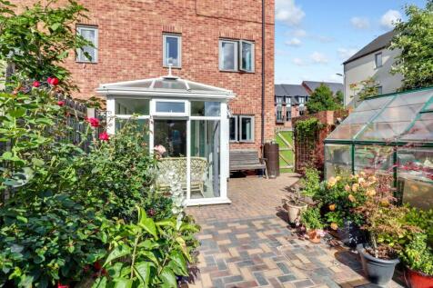 Lovely outdoor space