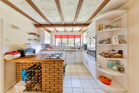 Lily's Property - Kitchen 3.jpg