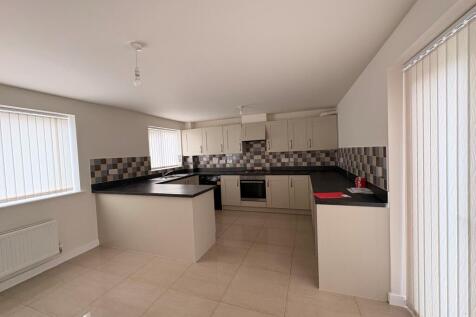 Aviary Road, M12 photo 3