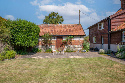 Wood Farm Reymerston - Anna Charles-63 T202607091632.jpg