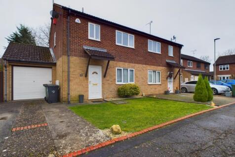 3-bed semi-detached on Kingfishers, Orton Wistow, Peterborough, PE2 6YH, £1,200/mo