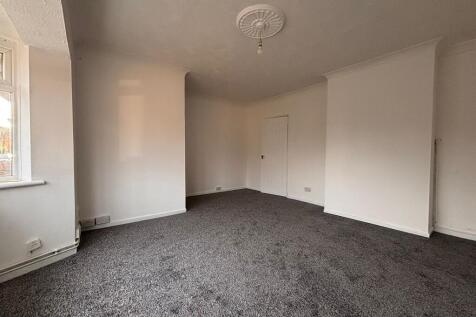 Evesham Crescent, Walsall, WS3 photo 3