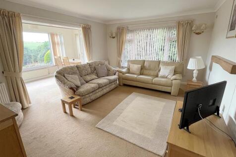 Sitting Room and Sun Lounge.jpg