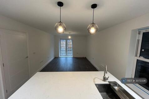 Cheshunt, Waltham Cross, EN8 photo 2