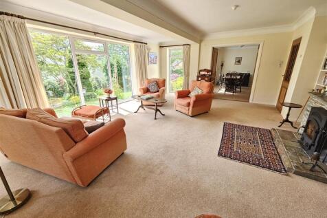 Lounge and Dining Room.jpg