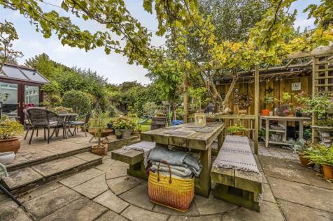 1 Conifer Drive, Hambrook-PorticoMarketing-Nexa-48