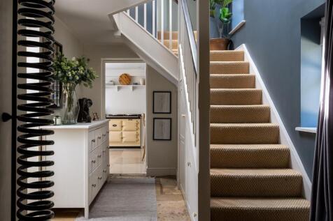 11 - Church Cottage - GL7 5HX - Web.jpg