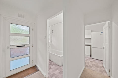 Brae Court, Kingston Hill, Kingston upon Thames, KT2 photo 4