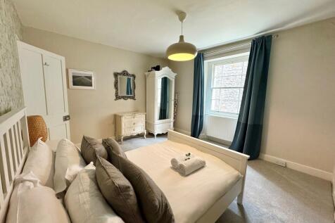 Bedroom 2.3