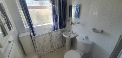 2 Rooms Available on Ryde Park Road, Rednal, Birmingham,  photo 3