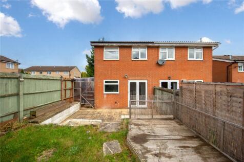 Cheslyn Close, Luton, Bedfordshire, LU2 photo 4