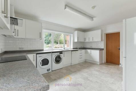 Purberry Grove, Epsom photo 3