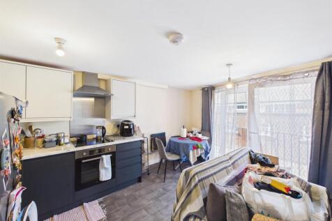 Living Room/Kitchen