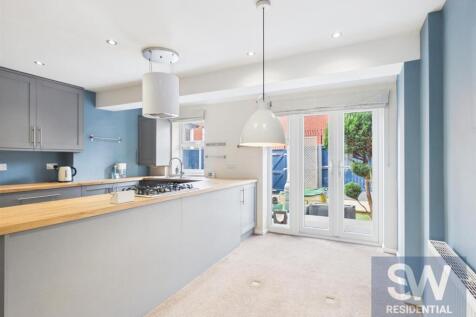 Cedar Close, Leeds photo 3