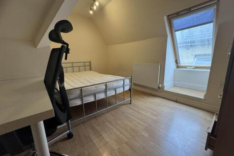 Room 3 (2)