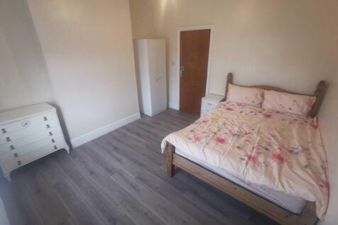 SUPPORTED ACCOMMODATION * 1X DOUBLE ROOM AVAILABLE ''MODERN HOUSE' 'FULLY FURNISHED*FREE WIFI' AVAILABLE IMMEDIATELY * TENANTS