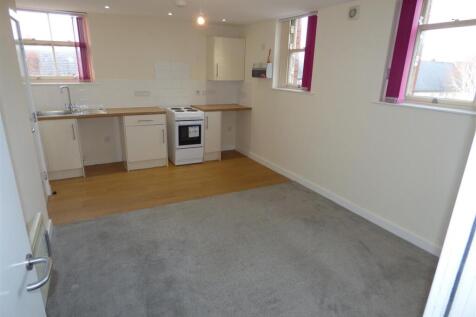23 Stanbhope Street loungekitchen.JPG
