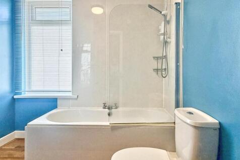BATHROOM/WC