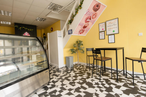 Retail Property (high street) to rent Image 4